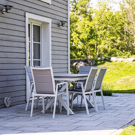 Exclusive Tranquil Villa By The Sea, Boat Available Drottningskär Exterior foto
