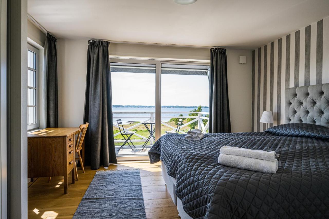 Exclusive Tranquil Villa By The Sea, Boat Available Drottningskär Exterior foto