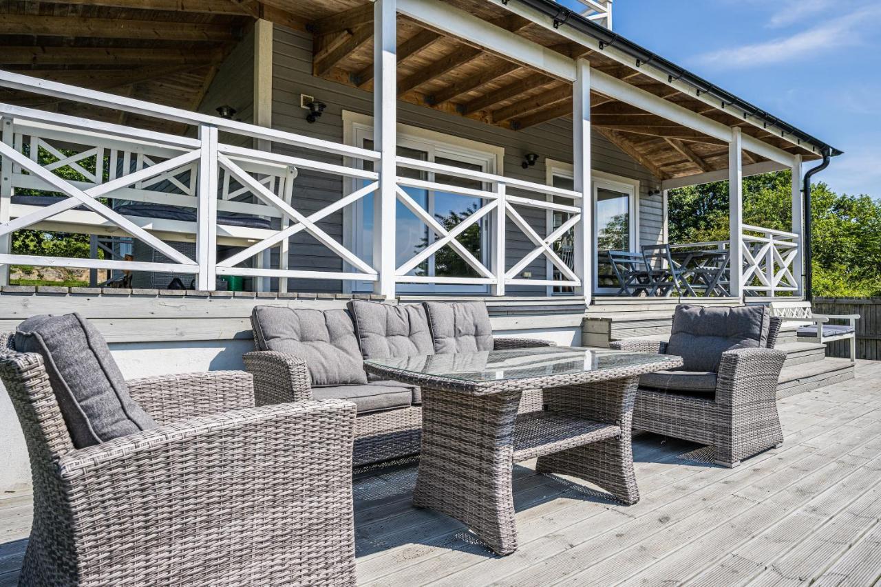 Exclusive Tranquil Villa By The Sea, Boat Available Drottningskär Exterior foto
