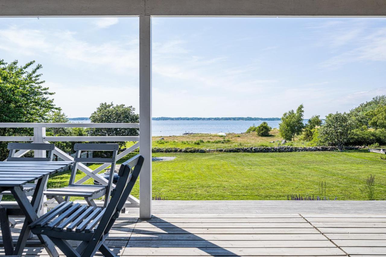 Exclusive Tranquil Villa By The Sea, Boat Available Drottningskär Exterior foto