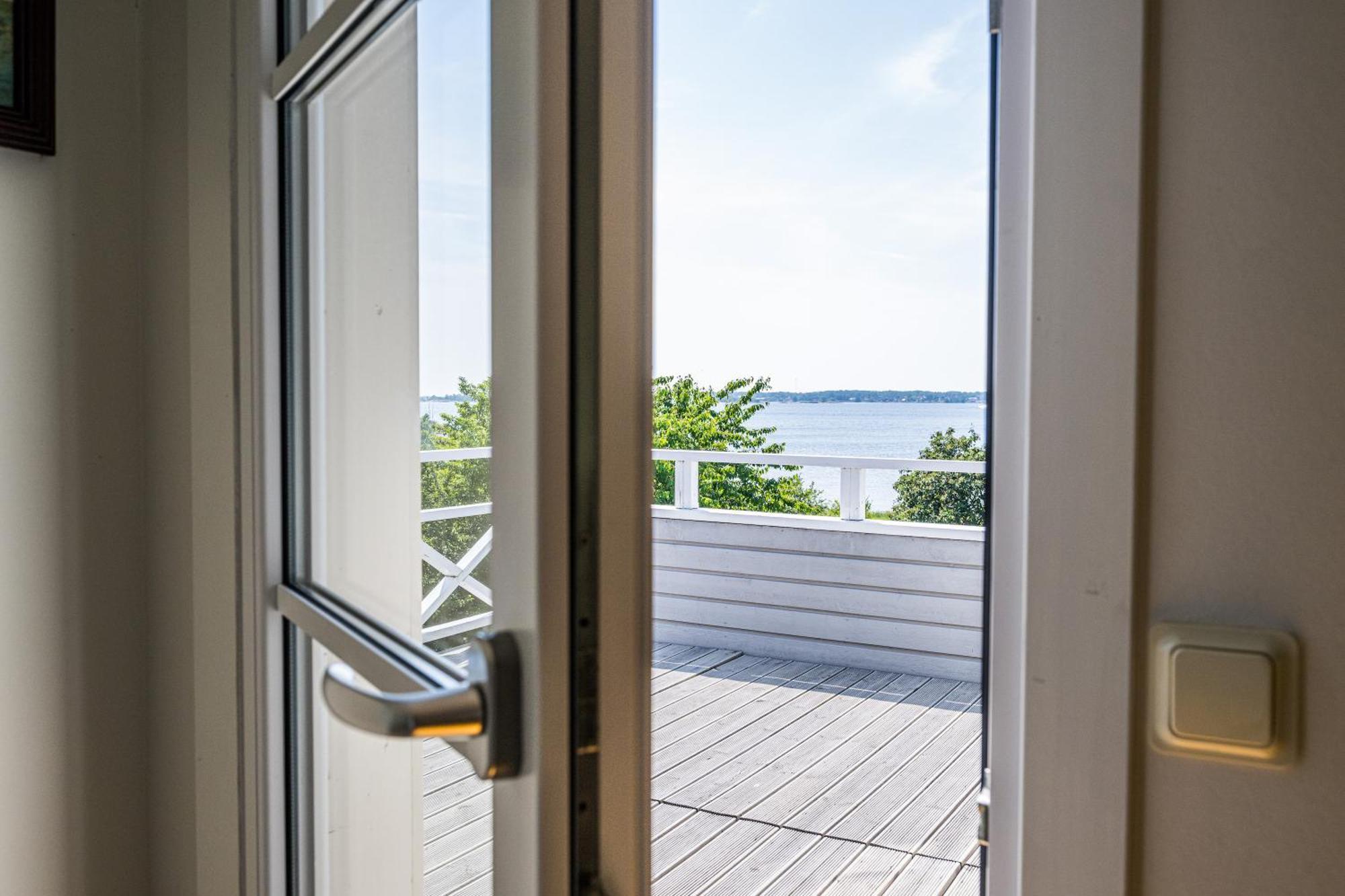 Exclusive Tranquil Villa By The Sea, Boat Available Drottningskär Exterior foto